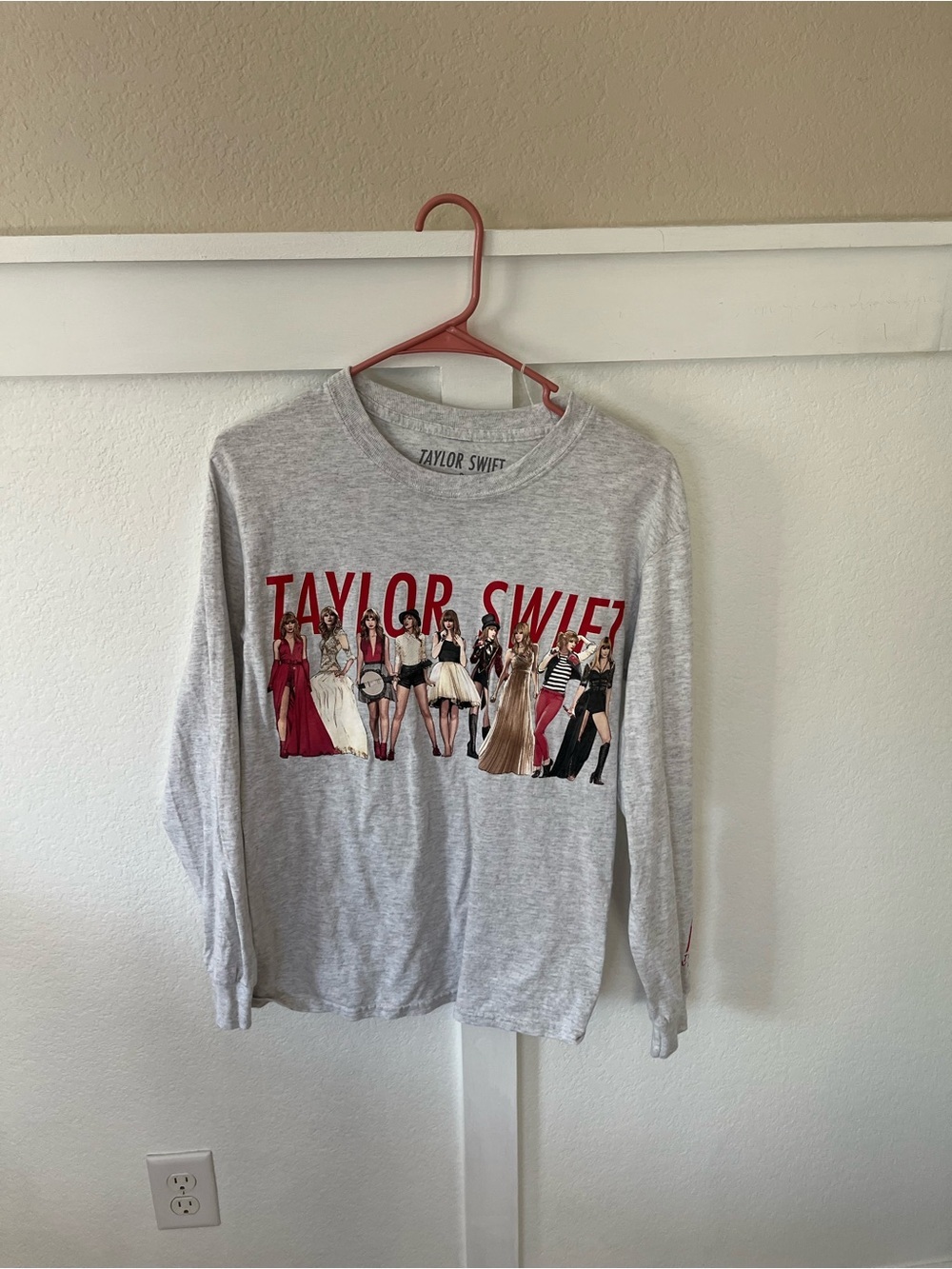 Taylor Swift Women's Small Long Sleeve Shirt.